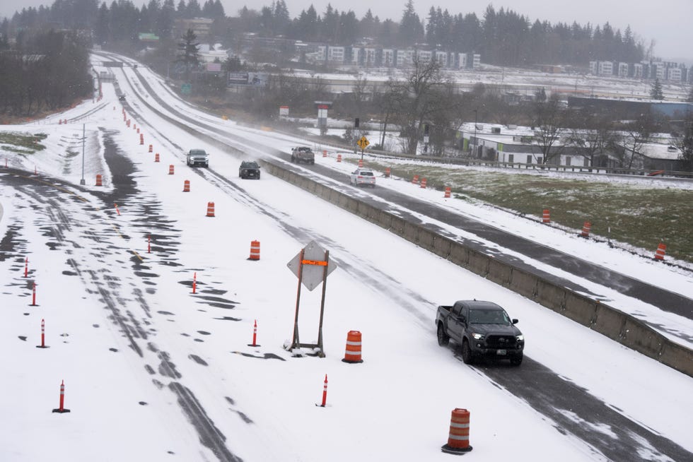 Motorists drive on Oregon Route 217 on Saturday, Jan. 13, 2024, towards Portland, Ore. (AP Photo/Jenny Kane) ORG XMIT: ORJK105