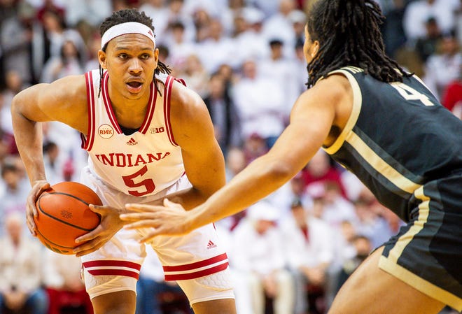 Indiana's Malik Reneau (5) looks to pass during the first half of the Indiana versus Purdue men's basketball game at Simon Skjodt Assembly Hall on Tuesday, Jan. 16, 2024.